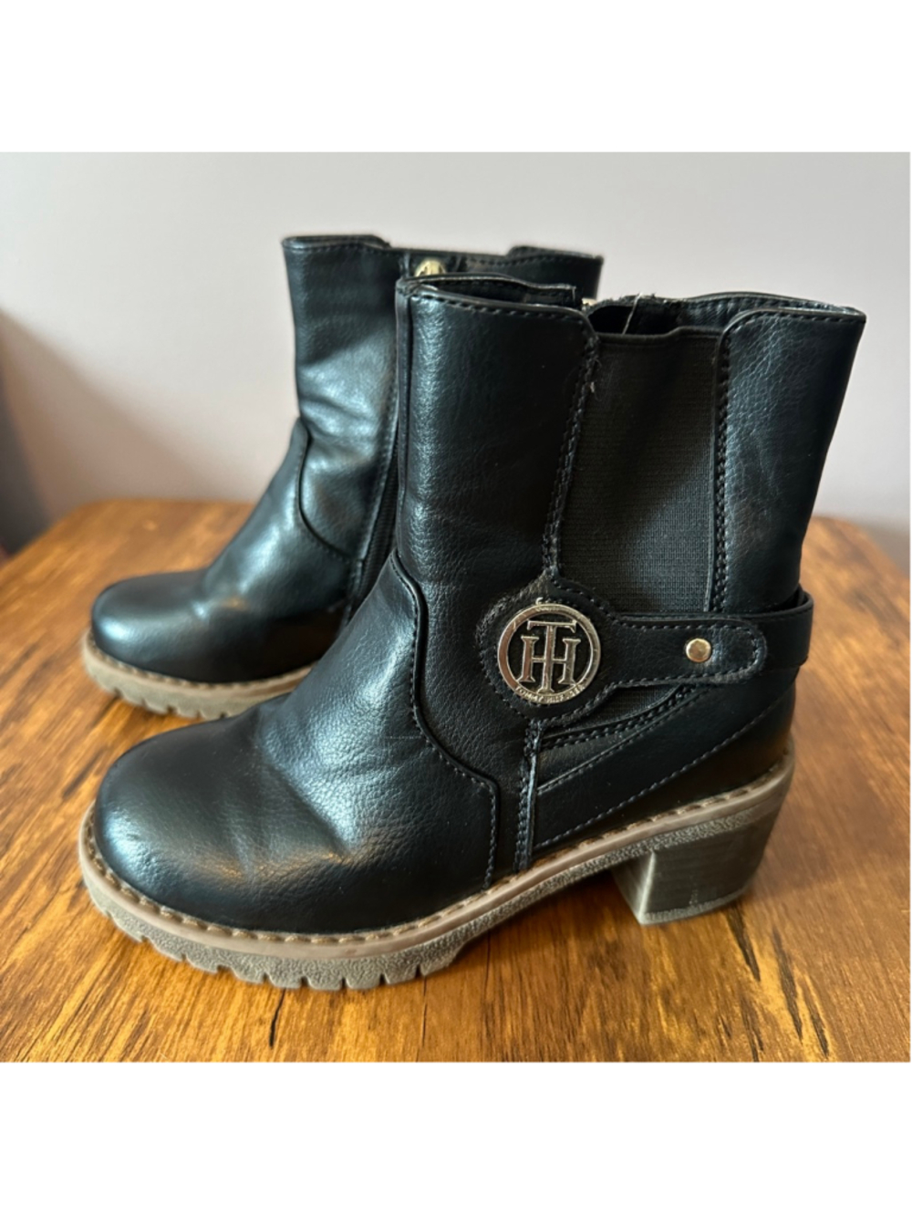 Tommy Hilfiger Teri Maverick Ankle Boots Girls 11 Black Lug Sole Booties